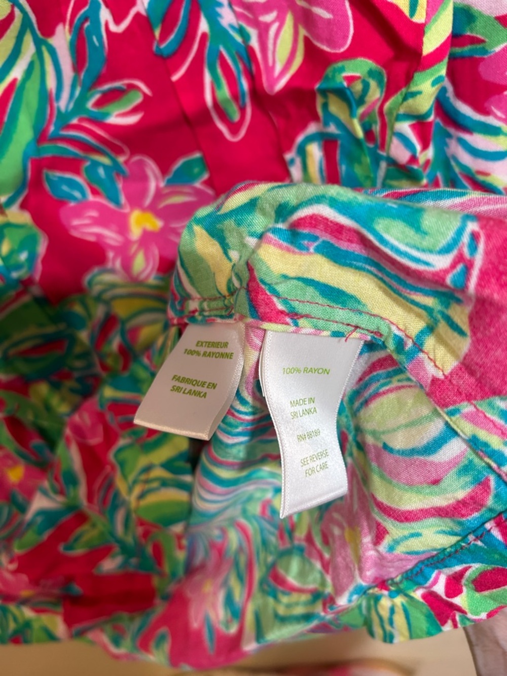Lilly Pulitzer Sarasota Tunic Blouse Jungle Tumble Pomegranate print
size XS - Picture 7 of 8